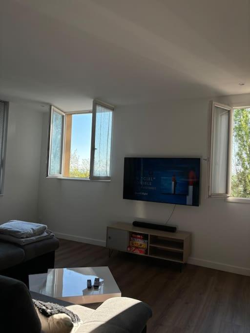 Proche De La Gare Apartment